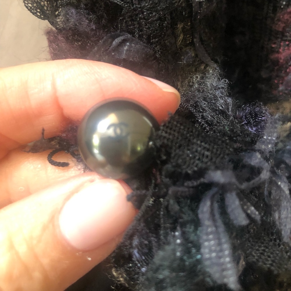 Chanel Jacket VGC.#Chanel #tweed #jacket - Picture 6 of 7